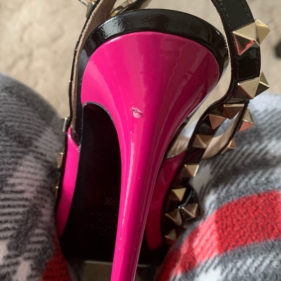 🔥Hot pink Valentino Studded heels 39.5🔥 - Picture 4 of 4